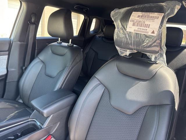 new 2025 Jeep Compass car, priced at $22,460