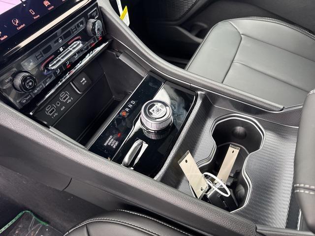new 2025 Jeep Grand Cherokee car, priced at $38,920