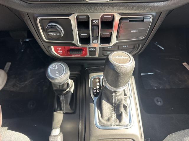 new 2025 Jeep Gladiator car, priced at $42,385
