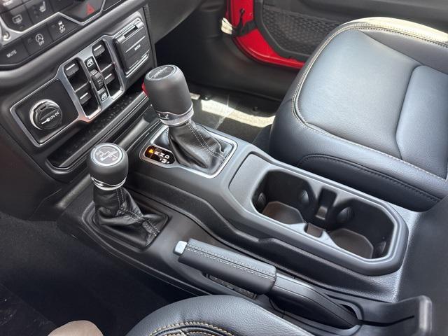 new 2025 Jeep Gladiator car, priced at $38,280