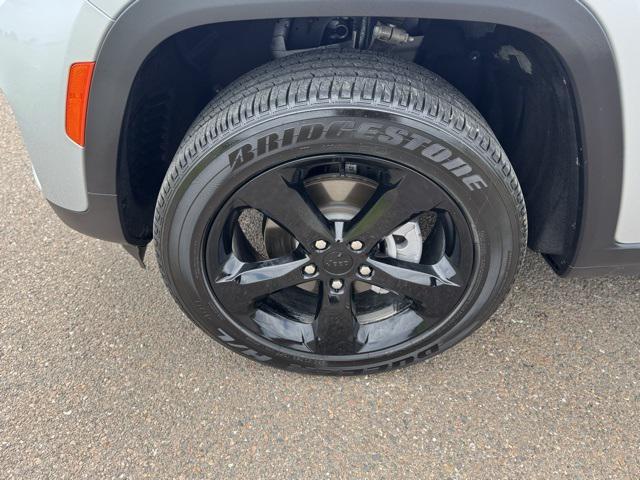 used 2024 Jeep Grand Cherokee car, priced at $31,988