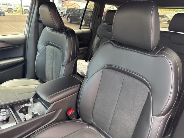 new 2025 Jeep Grand Cherokee car, priced at $35,330