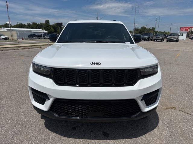 new 2025 Jeep Grand Cherokee car, priced at $35,135