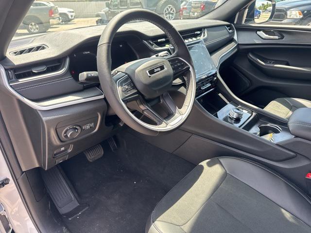 new 2025 Jeep Grand Cherokee car, priced at $35,135