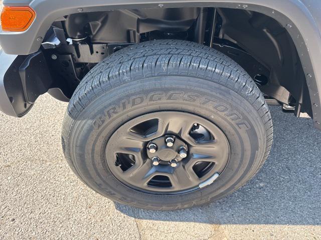 new 2025 Jeep Gladiator car, priced at $30,790