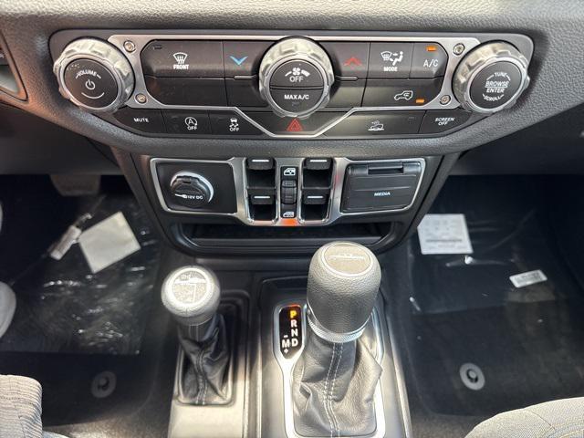 new 2025 Jeep Gladiator car, priced at $28,790