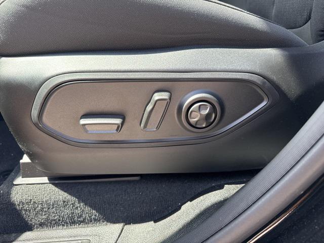 new 2025 Jeep Grand Cherokee car, priced at $30,950