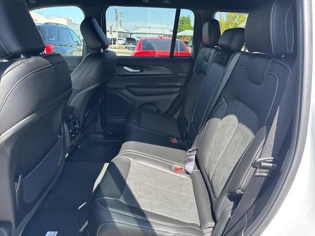 new 2025 Jeep Grand Cherokee car, priced at $34,735