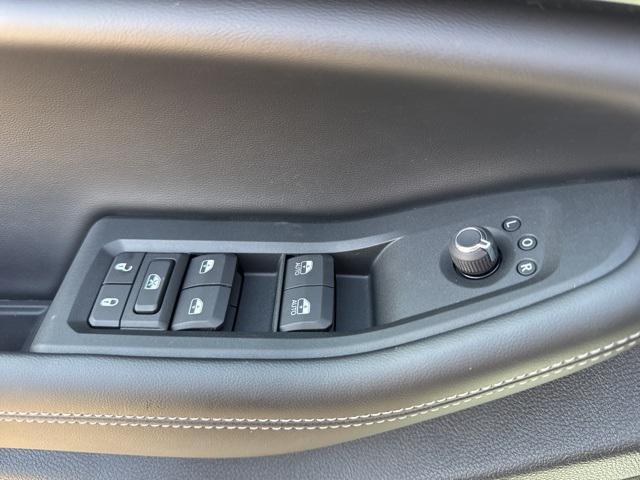 new 2025 Jeep Grand Cherokee car, priced at $34,735