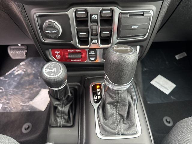 new 2025 Jeep Gladiator car, priced at $50,645