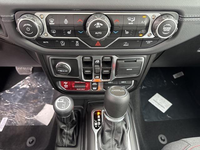new 2025 Jeep Gladiator car, priced at $50,645