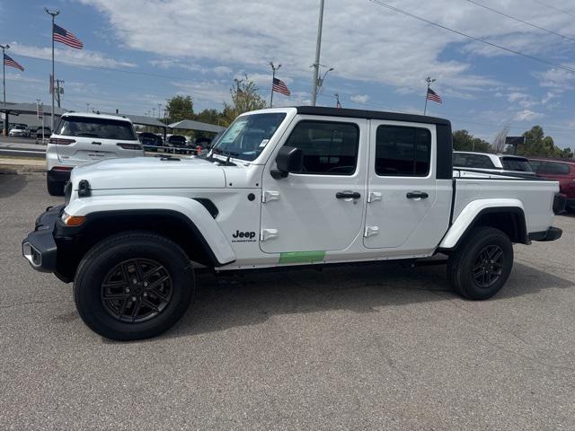 new 2024 Jeep Gladiator car, priced at $38,355