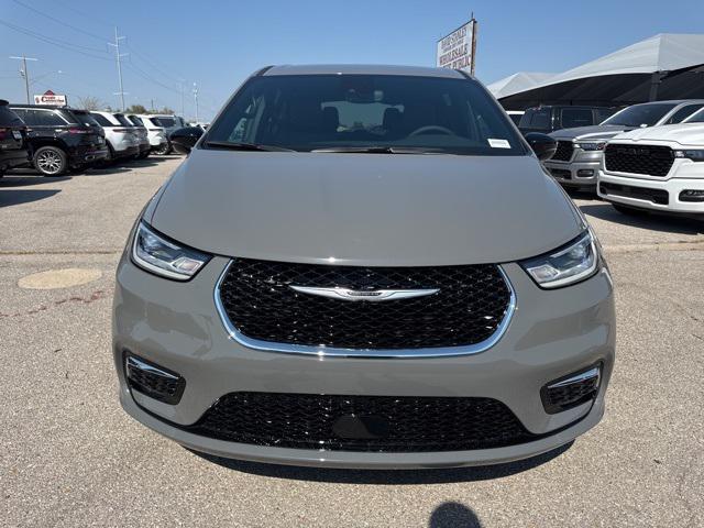 new 2025 Chrysler Pacifica car, priced at $38,140