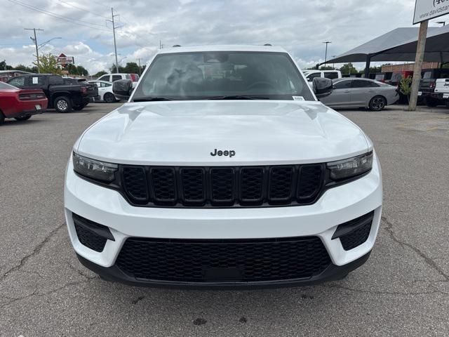 new 2025 Jeep Grand Cherokee car, priced at $35,235