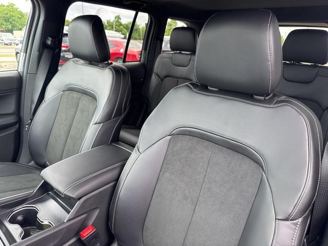 new 2025 Jeep Grand Cherokee car, priced at $35,235
