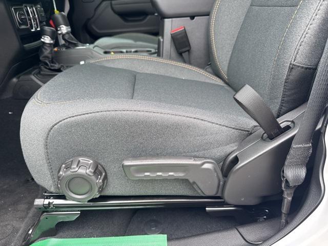 new 2025 Jeep Gladiator car, priced at $38,775