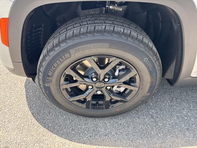 new 2025 Jeep Grand Cherokee L car, priced at $38,930