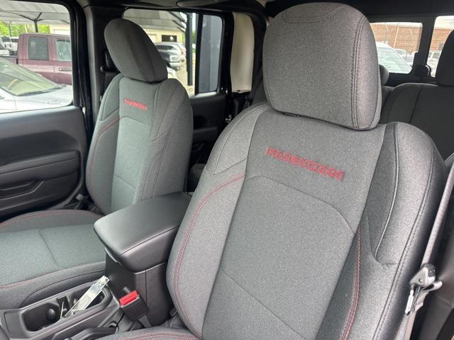 new 2025 Jeep Gladiator car, priced at $47,345