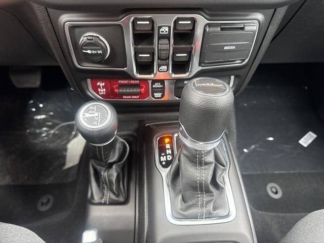 new 2025 Jeep Gladiator car, priced at $47,345