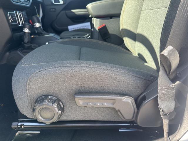 new 2025 Jeep Gladiator car, priced at $34,490
