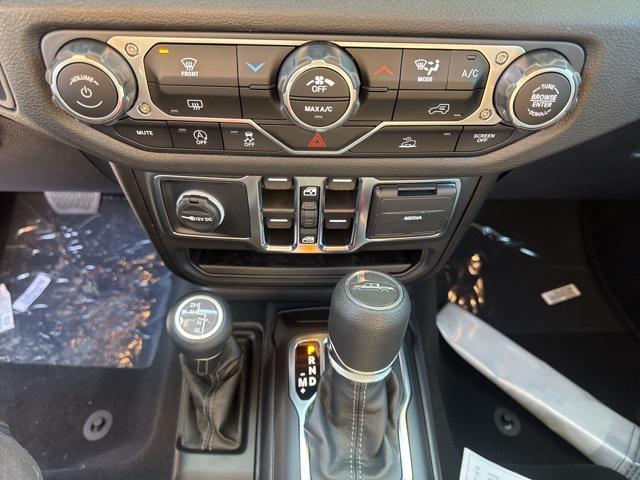 new 2025 Jeep Gladiator car, priced at $34,490