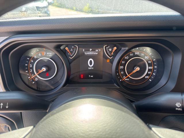 new 2025 Jeep Gladiator car, priced at $34,490