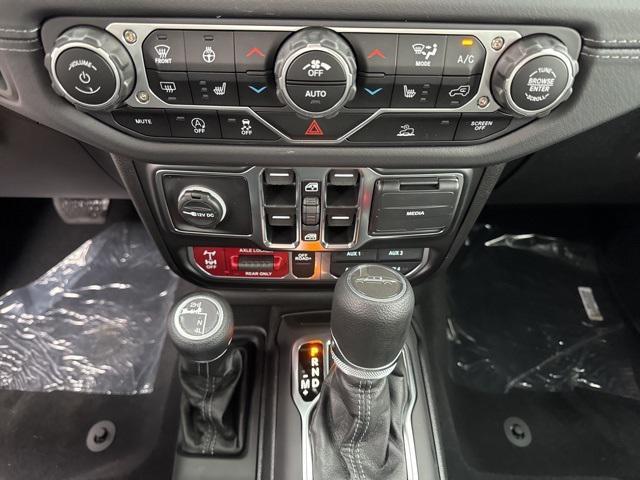 new 2025 Jeep Gladiator car, priced at $50,050