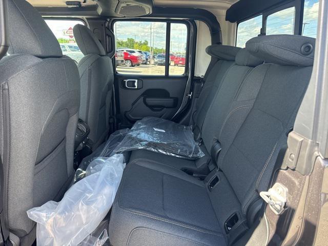 new 2025 Jeep Gladiator car, priced at $42,670