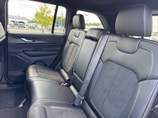 new 2025 Jeep Grand Cherokee car, priced at $35,330