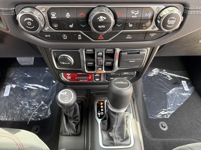 new 2025 Jeep Gladiator car, priced at $47,345