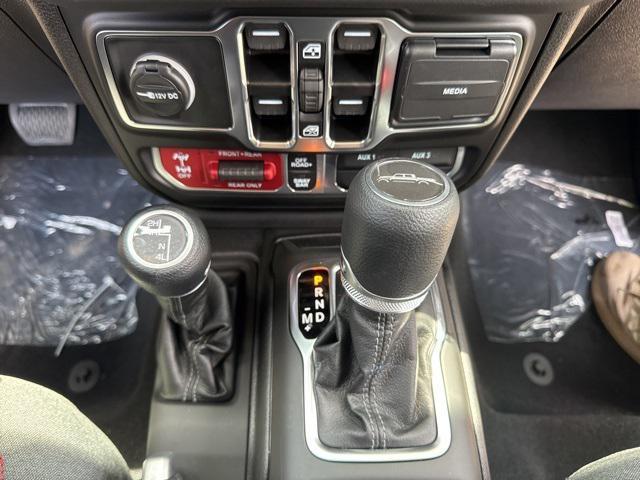 new 2025 Jeep Gladiator car, priced at $47,345