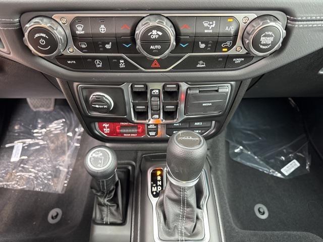 new 2025 Jeep Gladiator car, priced at $47,345