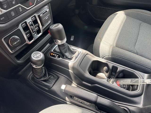 new 2025 Jeep Gladiator car, priced at $42,670