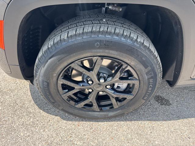 new 2025 Jeep Grand Cherokee L car, priced at $33,130
