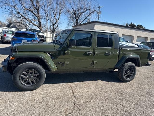 new 2024 Jeep Gladiator car, priced at $40,960