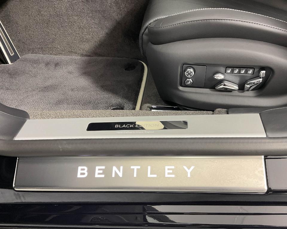 new 2025 Bentley Flying Spur car, priced at $308,700