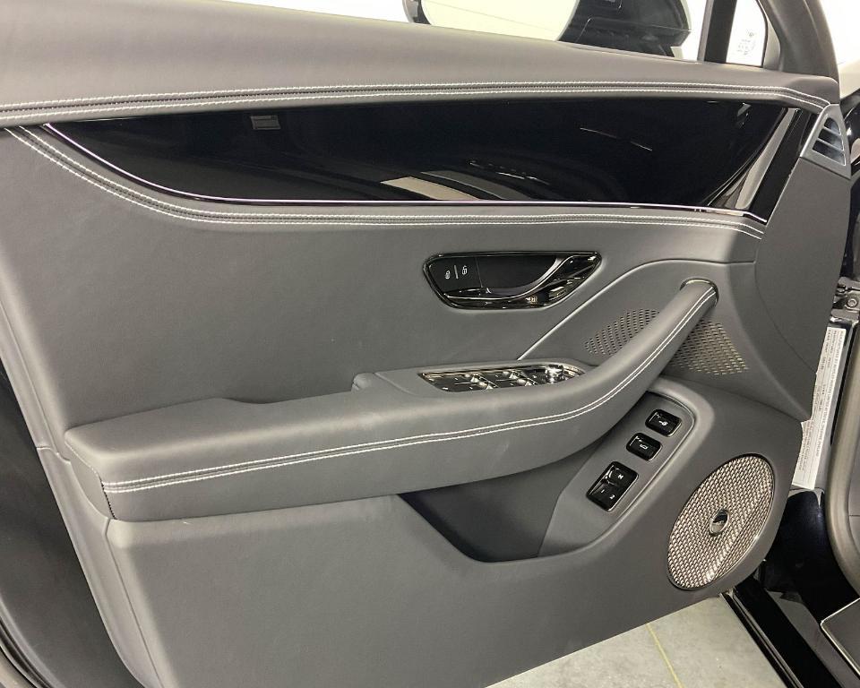 new 2025 Bentley Flying Spur car, priced at $308,700