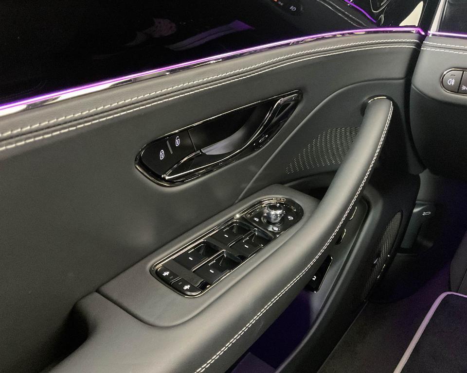 new 2025 Bentley Flying Spur car, priced at $308,700