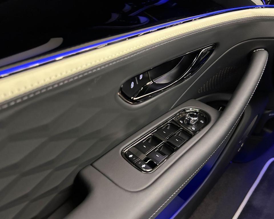 new 2026 Bentley Flying Spur car, priced at $363,440