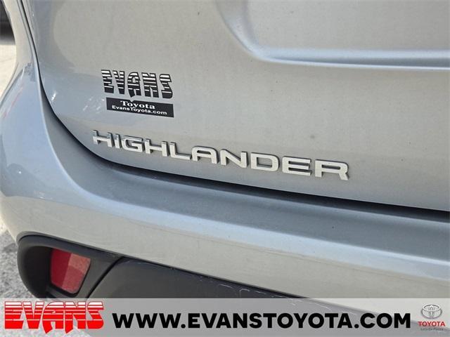used 2021 Toyota Highlander car, priced at $34,742