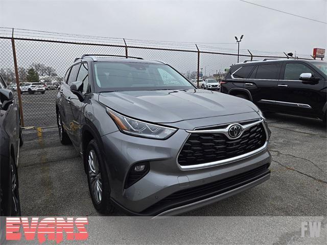 new 2025 Toyota Highlander Hybrid car, priced at $57,526