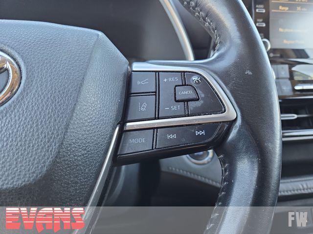 used 2022 Toyota Highlander car, priced at $32,988