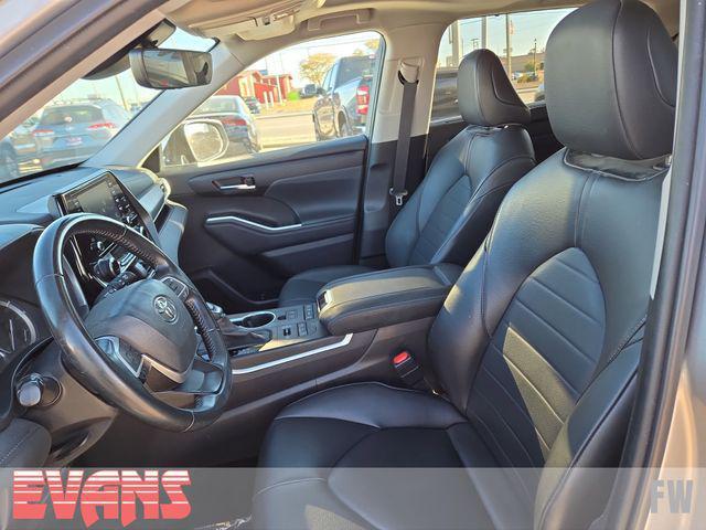 used 2022 Toyota Highlander car, priced at $32,988