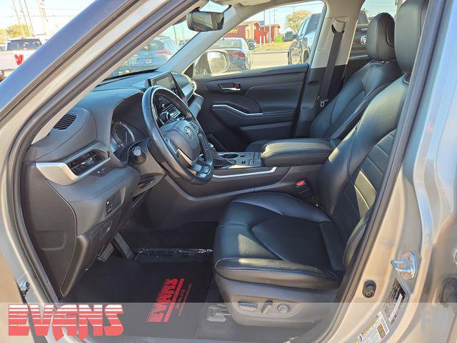 used 2022 Toyota Highlander car, priced at $32,988