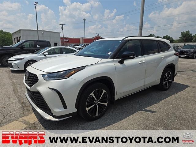 used 2021 Toyota Highlander car