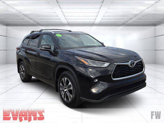 used 2023 Toyota Highlander car, priced at $38,279