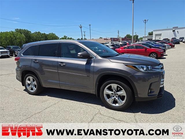 used 2017 Toyota Highlander car