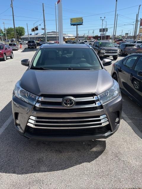 used 2017 Toyota Highlander car