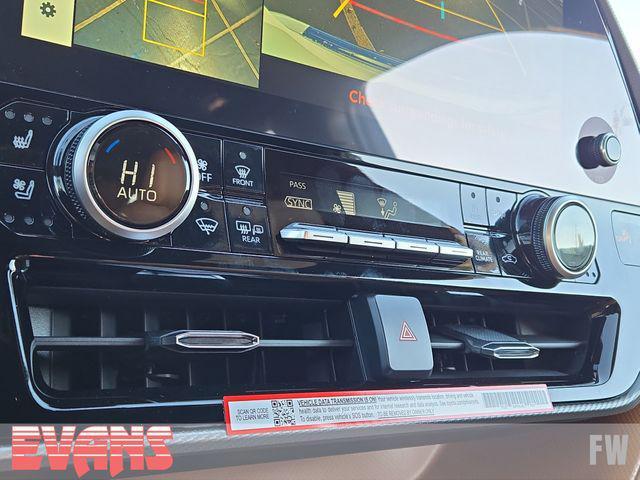 new 2026 Toyota Highlander Hybrid car, priced at $58,567