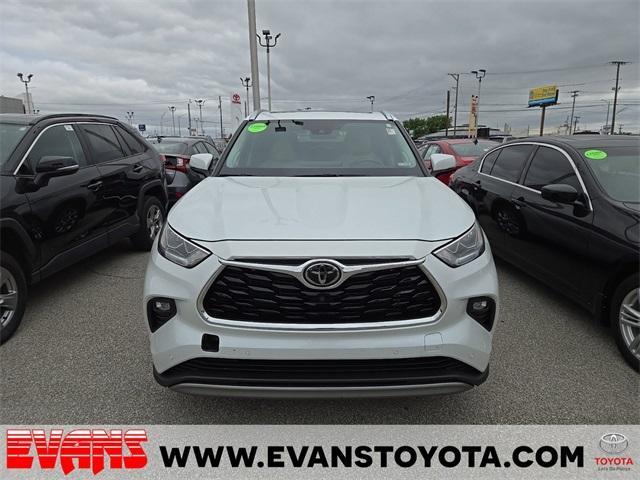 used 2022 Toyota Highlander car